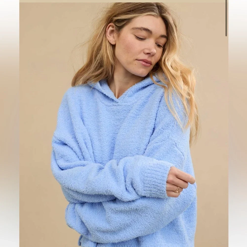 Aerie Marshmallow Hoodie and Matching Marshmallow Trousers - Picture 2 of 8